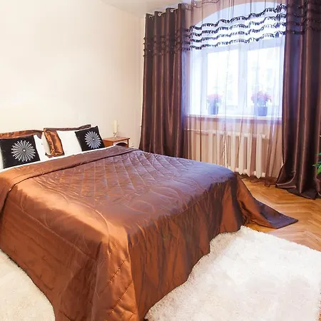 Royal Group 4 Apartment *