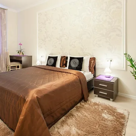 Royal Group 4 Apartment